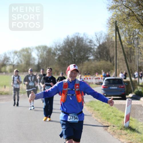 06.04.2025 - 44. Internationalen Wilhelmsburger Insellauf Jannik Wohlers http://msf.ph/oto/7596492 06.04.2025 10:35:14 Laufen 3754 meine-sportfotos.de