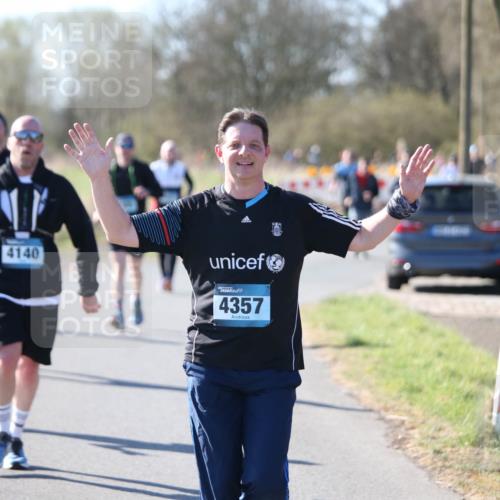 06.04.2025 - 44. Internationalen Wilhelmsburger Insellauf Jannik Wohlers http://msf.ph/oto/7596538 06.04.2025 10:35:18 Laufen 327, 4140, 4357 meine-sportfotos.de