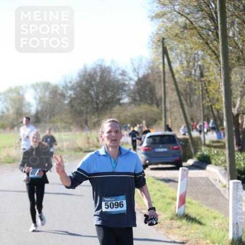 06.04.2025 - 44. Internationalen Wilhelmsburger Insellauf Jannik Wohlers http://msf.ph/oto/7596825 06.04.2025 10:35:39 Laufen 5096 meine-sportfotos.de