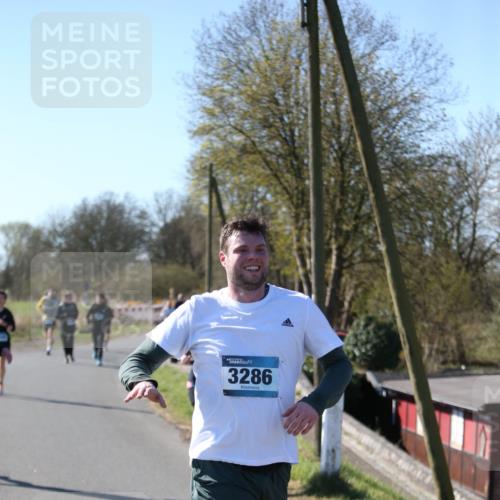 06.04.2025 - 44. Internationalen Wilhelmsburger Insellauf Jannik Wohlers http://msf.ph/oto/7596940 06.04.2025 10:35:47 Laufen 3286 meine-sportfotos.de