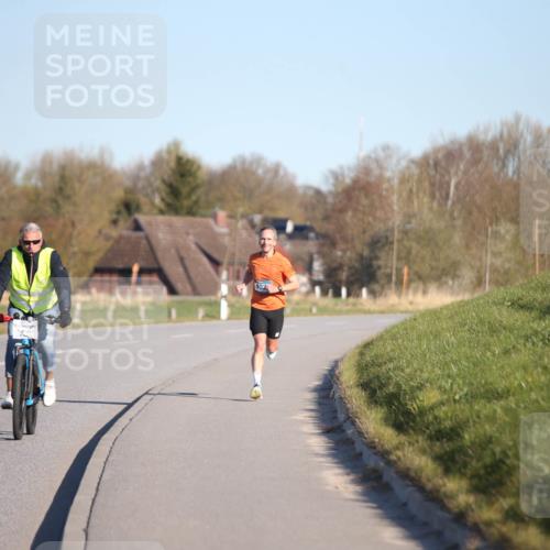 06.04.2025 - 44. Internationalen Wilhelmsburger Insellauf Jannik Wohlers http://msf.ph/oto/7597087 06.04.2025 09:15:29 Laufen 402 meine-sportfotos.de