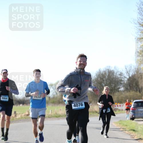 06.04.2025 - 44. Internationalen Wilhelmsburger Insellauf Jannik Wohlers http://msf.ph/oto/7597264 06.04.2025 10:36:17 Laufen 3932, 3664, 4076 meine-sportfotos.de