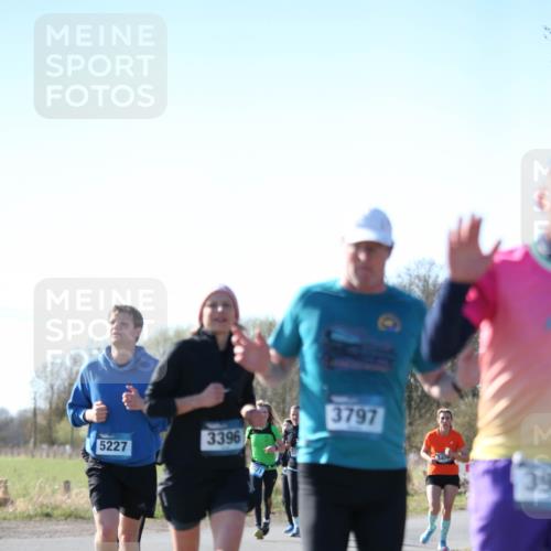 06.04.2025 - 44. Internationalen Wilhelmsburger Insellauf Jannik Wohlers http://msf.ph/oto/7597326 06.04.2025 10:36:23 Laufen 3396, 5227, 3797, 39 meine-sportfotos.de