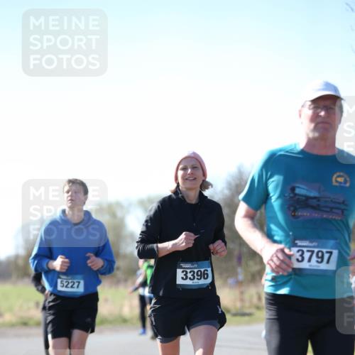 06.04.2025 - 44. Internationalen Wilhelmsburger Insellauf Jannik Wohlers http://msf.ph/oto/7597337 06.04.2025 10:36:23 Laufen 5227, 3396, 3797 meine-sportfotos.de