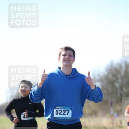 06.04.2025 - 44. Internationalen Wilhelmsburger Insellauf Jannik Wohlers http://msf.ph/oto/7597352 06.04.2025 10:36:25 Laufen 5227 meine-sportfotos.de