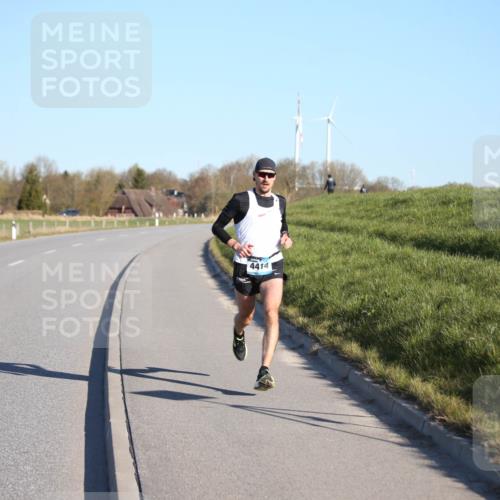 06.04.2025 - 44. Internationalen Wilhelmsburger Insellauf Jannik Wohlers http://msf.ph/oto/7597487 06.04.2025 09:16:14 Laufen 4414 meine-sportfotos.de