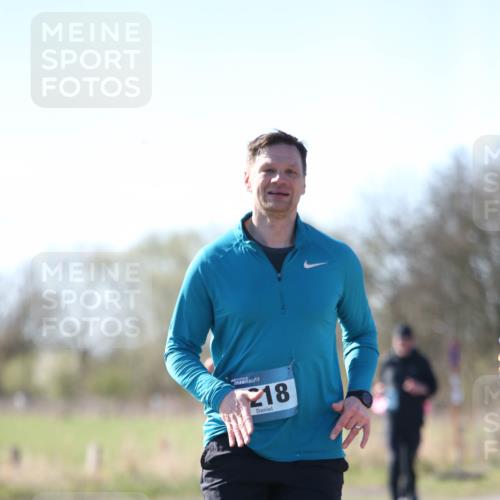 06.04.2025 - 44. Internationalen Wilhelmsburger Insellauf Jannik Wohlers http://msf.ph/oto/7597576 06.04.2025 10:36:41 Laufen 218 meine-sportfotos.de
