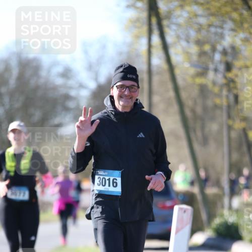 06.04.2025 - 44. Internationalen Wilhelmsburger Insellauf Jannik Wohlers http://msf.ph/oto/7597639 06.04.2025 10:36:50 Laufen 3077, 3016 meine-sportfotos.de