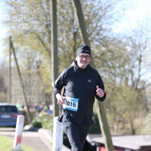 06.04.2025 - 44. Internationalen Wilhelmsburger Insellauf Jannik Wohlers http://msf.ph/oto/7597665 06.04.2025 10:36:51 Laufen 3016 meine-sportfotos.de