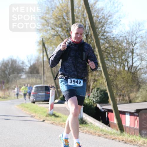 06.04.2025 - 44. Internationalen Wilhelmsburger Insellauf Jannik Wohlers http://msf.ph/oto/7597833 06.04.2025 10:37:25 Laufen 3942 meine-sportfotos.de
