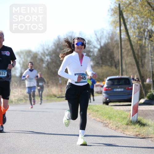 06.04.2025 - 44. Internationalen Wilhelmsburger Insellauf Jannik Wohlers http://msf.ph/oto/7597843 06.04.2025 10:37:26 Laufen 4457, 45 meine-sportfotos.de