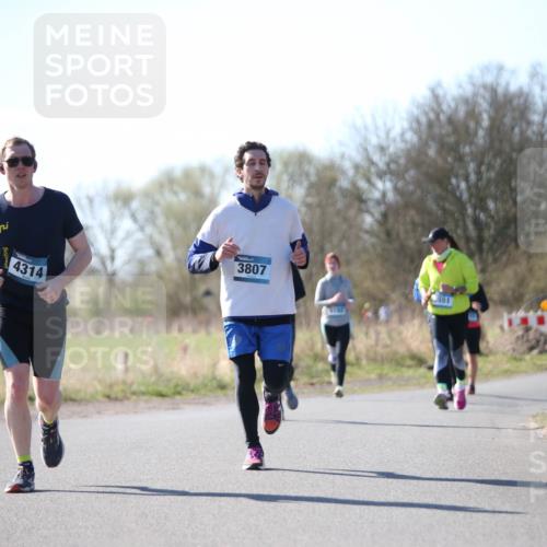 06.04.2025 - 44. Internationalen Wilhelmsburger Insellauf Jannik Wohlers http://msf.ph/oto/7597922 06.04.2025 10:37:30 Laufen 4314, 3807, 551 meine-sportfotos.de