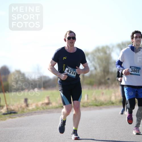 06.04.2025 - 44. Internationalen Wilhelmsburger Insellauf Jannik Wohlers http://msf.ph/oto/7597949 06.04.2025 10:37:31 Laufen 4314, 3807 meine-sportfotos.de