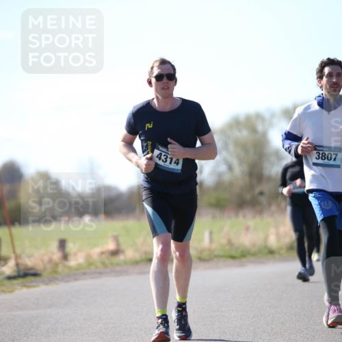 06.04.2025 - 44. Internationalen Wilhelmsburger Insellauf Jannik Wohlers http://msf.ph/oto/7597958 06.04.2025 10:37:31 Laufen 4314, 3807 meine-sportfotos.de