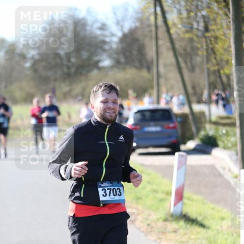 06.04.2025 - 44. Internationalen Wilhelmsburger Insellauf Jannik Wohlers http://msf.ph/oto/7598092 06.04.2025 10:37:44 Laufen 3703 meine-sportfotos.de
