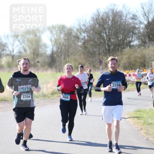 06.04.2025 - 44. Internationalen Wilhelmsburger Insellauf Jannik Wohlers http://msf.ph/oto/7598097 06.04.2025 10:37:52 Laufen 4184, 3704, 3565, 84, 3288, 31, 4321 meine-sportfotos.de