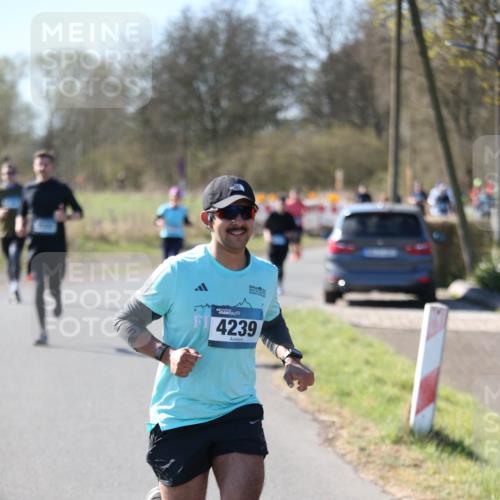 06.04.2025 - 44. Internationalen Wilhelmsburger Insellauf Jannik Wohlers http://msf.ph/oto/7598389 06.04.2025 10:38:15 Laufen 4239 meine-sportfotos.de