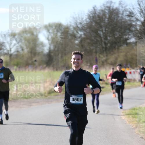 06.04.2025 - 44. Internationalen Wilhelmsburger Insellauf Jannik Wohlers http://msf.ph/oto/7598399 06.04.2025 10:38:19 Laufen 3502 meine-sportfotos.de
