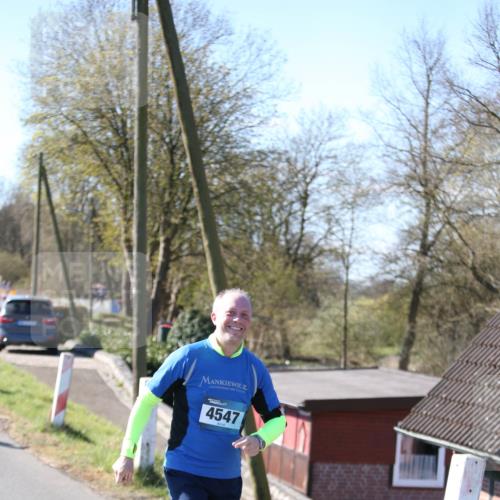 06.04.2025 - 44. Internationalen Wilhelmsburger Insellauf Jannik Wohlers http://msf.ph/oto/7598750 06.04.2025 10:38:46 Laufen 4547 meine-sportfotos.de