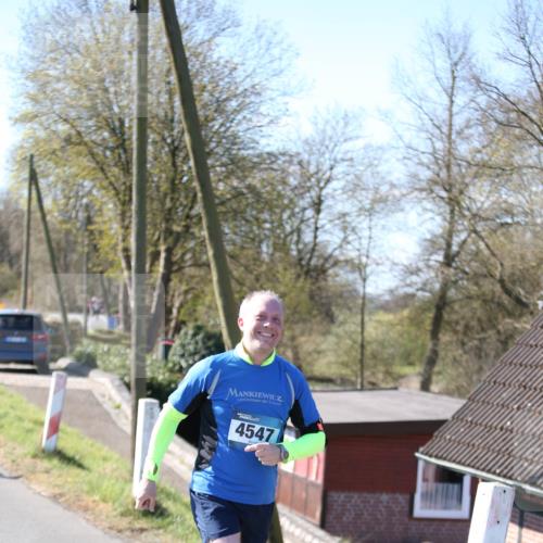 06.04.2025 - 44. Internationalen Wilhelmsburger Insellauf Jannik Wohlers http://msf.ph/oto/7598756 06.04.2025 10:38:46 Laufen 4547 meine-sportfotos.de