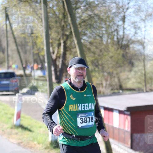 06.04.2025 - 44. Internationalen Wilhelmsburger Insellauf Jannik Wohlers http://msf.ph/oto/7598887 06.04.2025 10:38:55 Laufen 3878 meine-sportfotos.de