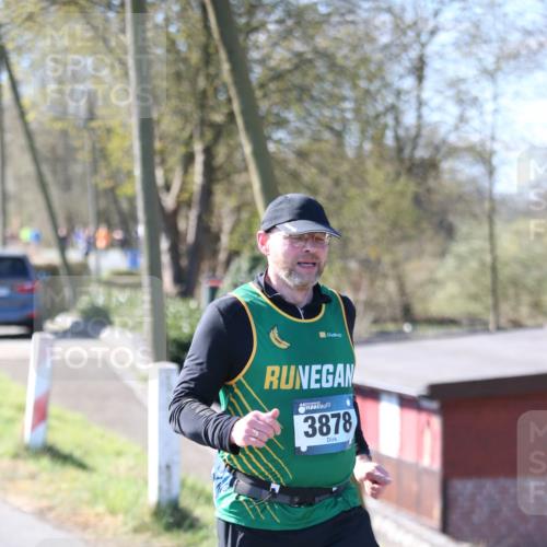 06.04.2025 - 44. Internationalen Wilhelmsburger Insellauf Jannik Wohlers http://msf.ph/oto/7598894 06.04.2025 10:38:55 Laufen 3878 meine-sportfotos.de