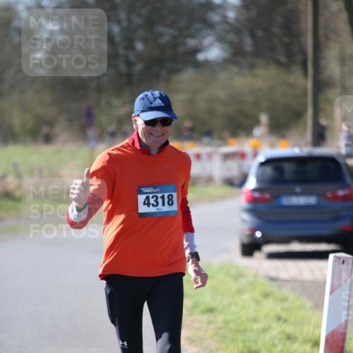 06.04.2025 - 44. Internationalen Wilhelmsburger Insellauf Jannik Wohlers http://msf.ph/oto/7598909 06.04.2025 10:39:01 Laufen 4318 meine-sportfotos.de