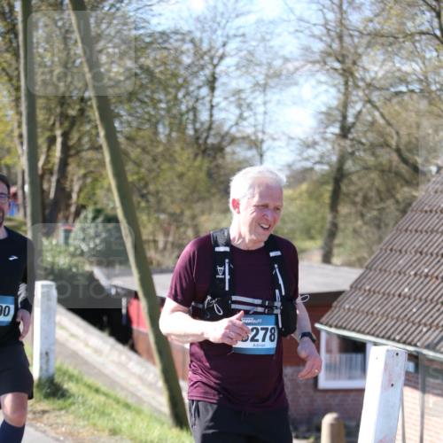 06.04.2025 - 44. Internationalen Wilhelmsburger Insellauf Jannik Wohlers http://msf.ph/oto/7599100 06.04.2025 10:39:37 Laufen 90, 278 meine-sportfotos.de