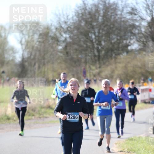 06.04.2025 - 44. Internationalen Wilhelmsburger Insellauf Jannik Wohlers http://msf.ph/oto/7599104 06.04.2025 10:39:39 Laufen 3296, 5073 meine-sportfotos.de