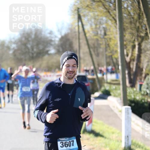 06.04.2025 - 44. Internationalen Wilhelmsburger Insellauf Jannik Wohlers http://msf.ph/oto/7599143 06.04.2025 10:39:42 Laufen 3607 meine-sportfotos.de