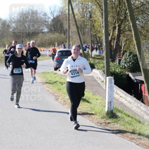 06.04.2025 - 44. Internationalen Wilhelmsburger Insellauf Jannik Wohlers http://msf.ph/oto/7599289 06.04.2025 10:40:05 Laufen 3740, 4929, 4316 meine-sportfotos.de