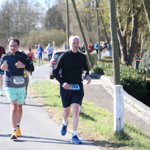 06.04.2025 - 44. Internationalen Wilhelmsburger Insellauf Jannik Wohlers http://msf.ph/oto/7599310 06.04.2025 10:40:10 Laufen 3034, 328 meine-sportfotos.de