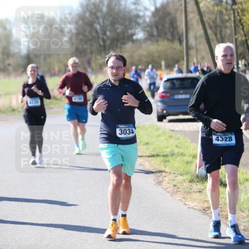 06.04.2025 - 44. Internationalen Wilhelmsburger Insellauf Jannik Wohlers http://msf.ph/oto/7599314 06.04.2025 10:40:10 Laufen 3919, 4235, 4166, 3034, 4328 meine-sportfotos.de