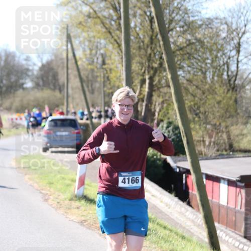 06.04.2025 - 44. Internationalen Wilhelmsburger Insellauf Jannik Wohlers http://msf.ph/oto/7599384 06.04.2025 10:40:16 Laufen 4166 meine-sportfotos.de