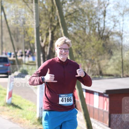 06.04.2025 - 44. Internationalen Wilhelmsburger Insellauf Jannik Wohlers http://msf.ph/oto/7599392 06.04.2025 10:40:17 Laufen 4166 meine-sportfotos.de