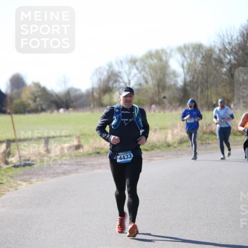 06.04.2025 - 44. Internationalen Wilhelmsburger Insellauf Jannik Wohlers http://msf.ph/oto/7599412 06.04.2025 10:40:19 Laufen 4433, 342 meine-sportfotos.de