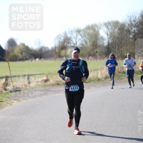 06.04.2025 - 44. Internationalen Wilhelmsburger Insellauf Jannik Wohlers http://msf.ph/oto/7599416 06.04.2025 10:40:19 Laufen 4433, 3421 meine-sportfotos.de