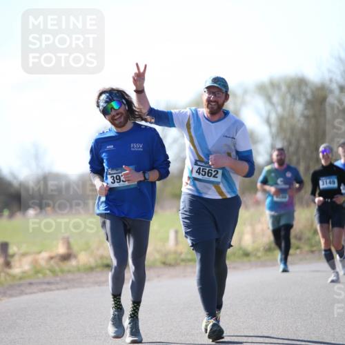 06.04.2025 - 44. Internationalen Wilhelmsburger Insellauf Jannik Wohlers http://msf.ph/oto/7599476 06.04.2025 10:40:26 Laufen 393, 4562, 4680, 3149, 4217 meine-sportfotos.de