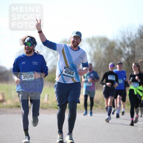 06.04.2025 - 44. Internationalen Wilhelmsburger Insellauf Jannik Wohlers http://msf.ph/oto/7599483 06.04.2025 10:40:26 Laufen 4562, 3930, 3146 meine-sportfotos.de