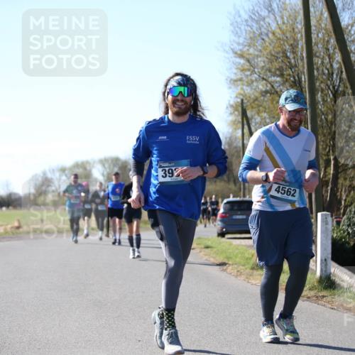 06.04.2025 - 44. Internationalen Wilhelmsburger Insellauf Jannik Wohlers http://msf.ph/oto/7599535 06.04.2025 10:40:30 Laufen 392, 4562 meine-sportfotos.de