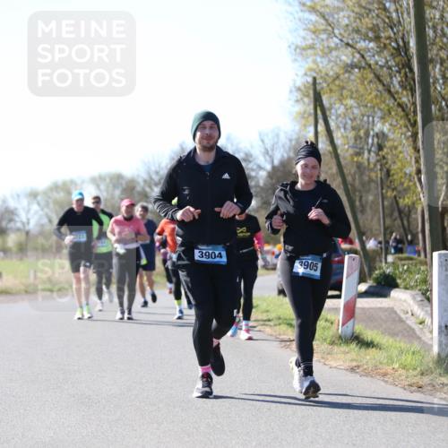 06.04.2025 - 44. Internationalen Wilhelmsburger Insellauf Jannik Wohlers http://msf.ph/oto/7599896 06.04.2025 10:41:02 Laufen 3904, 3905 meine-sportfotos.de