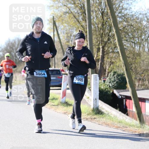 06.04.2025 - 44. Internationalen Wilhelmsburger Insellauf Jannik Wohlers http://msf.ph/oto/7599905 06.04.2025 10:41:02 Laufen 3904, 3905 meine-sportfotos.de