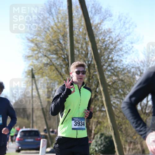 06.04.2025 - 44. Internationalen Wilhelmsburger Insellauf Jannik Wohlers http://msf.ph/oto/7599953 06.04.2025 10:41:09 Laufen 3934 meine-sportfotos.de