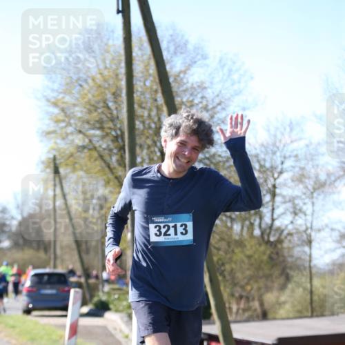 06.04.2025 - 44. Internationalen Wilhelmsburger Insellauf Jannik Wohlers http://msf.ph/oto/7599975 06.04.2025 10:41:10 Laufen 3213 meine-sportfotos.de