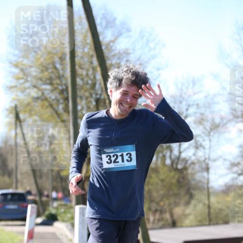 06.04.2025 - 44. Internationalen Wilhelmsburger Insellauf Jannik Wohlers http://msf.ph/oto/7599979 06.04.2025 10:41:10 Laufen 3213 meine-sportfotos.de