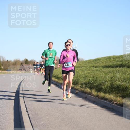 06.04.2025 - 44. Internationalen Wilhelmsburger Insellauf Jannik Wohlers http://msf.ph/oto/7600108 06.04.2025 09:18:53 Laufen 4492 meine-sportfotos.de
