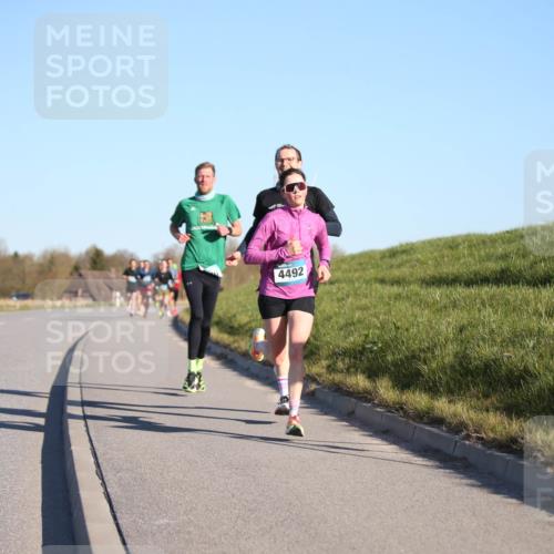 06.04.2025 - 44. Internationalen Wilhelmsburger Insellauf Jannik Wohlers http://msf.ph/oto/7600125 06.04.2025 09:18:53 Laufen 4492 meine-sportfotos.de