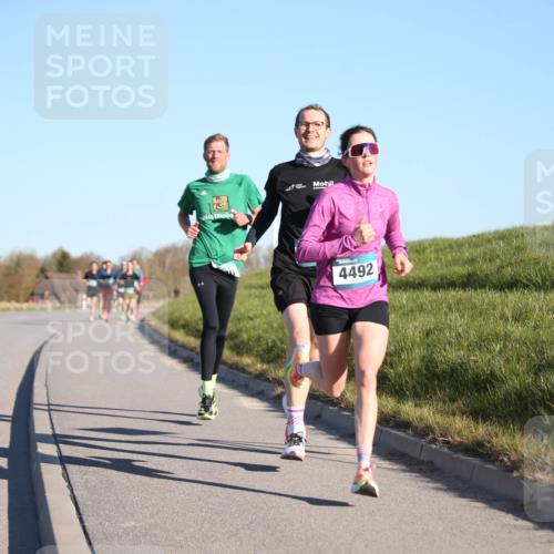 06.04.2025 - 44. Internationalen Wilhelmsburger Insellauf Jannik Wohlers http://msf.ph/oto/7600158 06.04.2025 09:18:54 Laufen 4492 meine-sportfotos.de