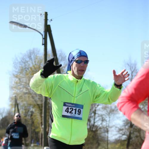 06.04.2025 - 44. Internationalen Wilhelmsburger Insellauf Jannik Wohlers http://msf.ph/oto/7600171 06.04.2025 10:41:33 Laufen 4219 meine-sportfotos.de
