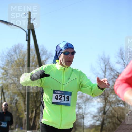06.04.2025 - 44. Internationalen Wilhelmsburger Insellauf Jannik Wohlers http://msf.ph/oto/7600175 06.04.2025 10:41:34 Laufen 4219 meine-sportfotos.de